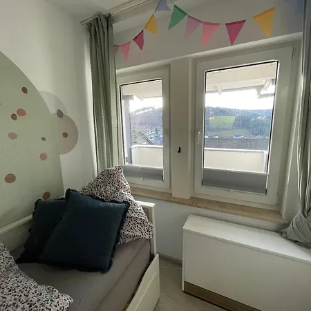 Dorfblick Mit 2 Sz, Wlan, Balkon & Ski- Oder Ebike Keller * Winterberg