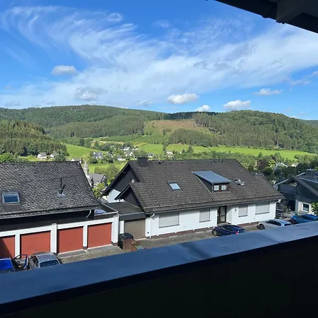 Dorfblick Mit 2 Sz, Wlan, Balkon & Ski- Oder Ebike Keller Apartment Winterberg