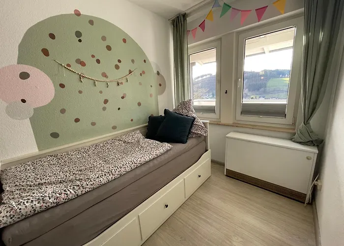 アパート Dorfblick Mit 2 Sz, Wlan, Balkon & Ski- Oder Ebike Keller